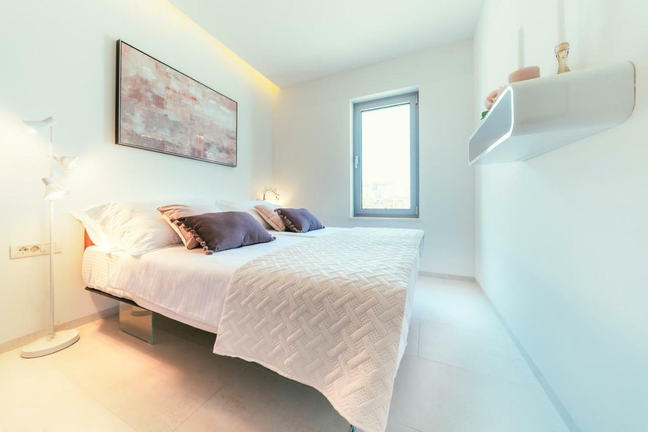 Unique Luxury Designers Apartment Right Next To The Beach Sukošan Exterior foto