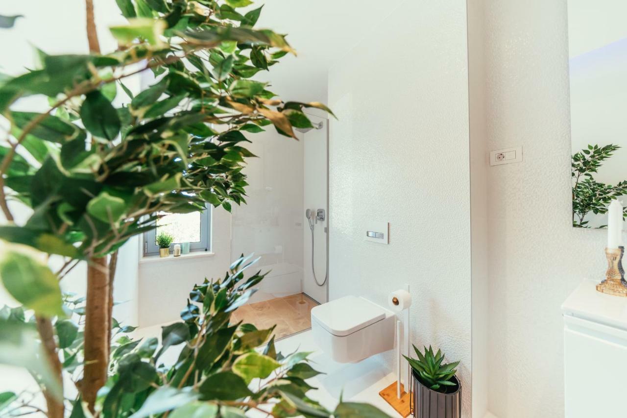 Unique Luxury Designers Apartment Right Next To The Beach Sukošan Exterior foto